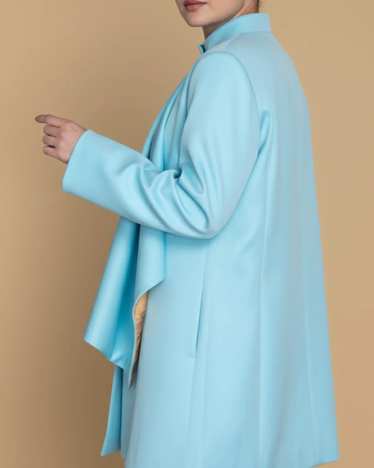 Cardea Sculptural Convertible Coat | Light Blue Avant-Garde 2-Way Statement Bow Jacket