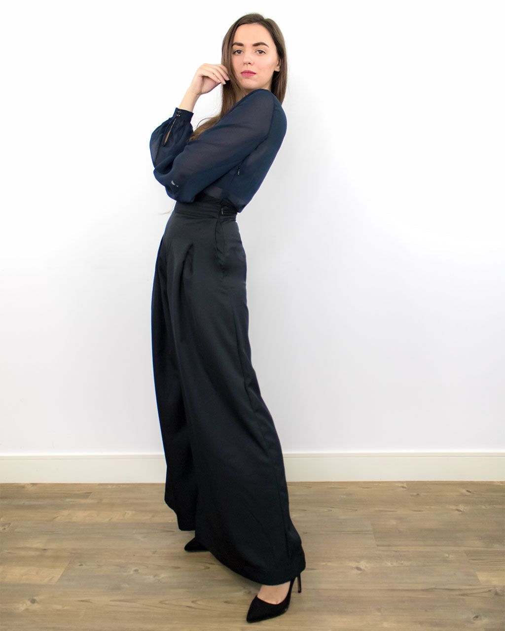 Tenes Black Wide-Leg High Waist Trousers with Pockets